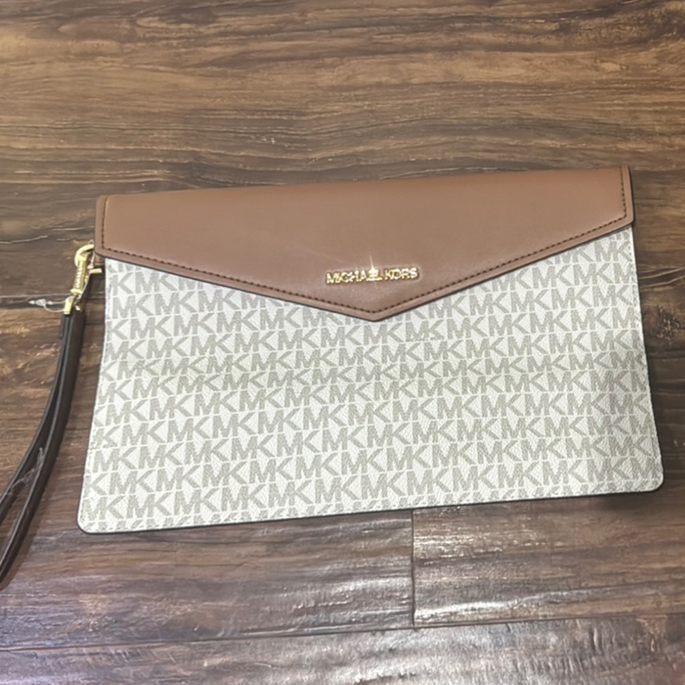 Michael Kors Tan and Cream Signature Tote - Picture 2 of 3